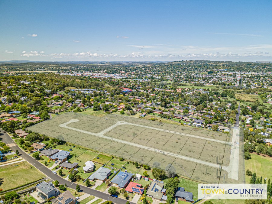 1-9 Northcott Street - Armidale Aerial