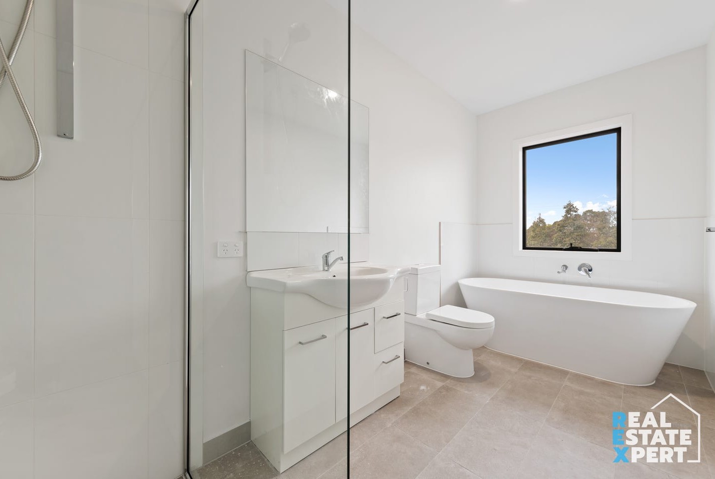 105 Shrives Road - Hampton Park Bathroom