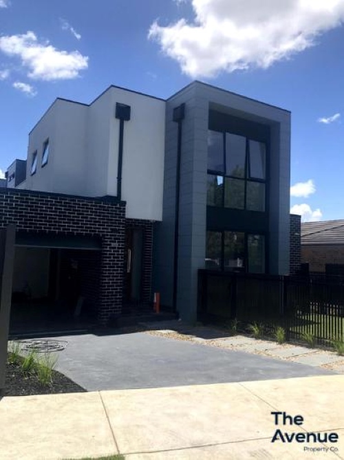 32 Charming Street - Hampton East