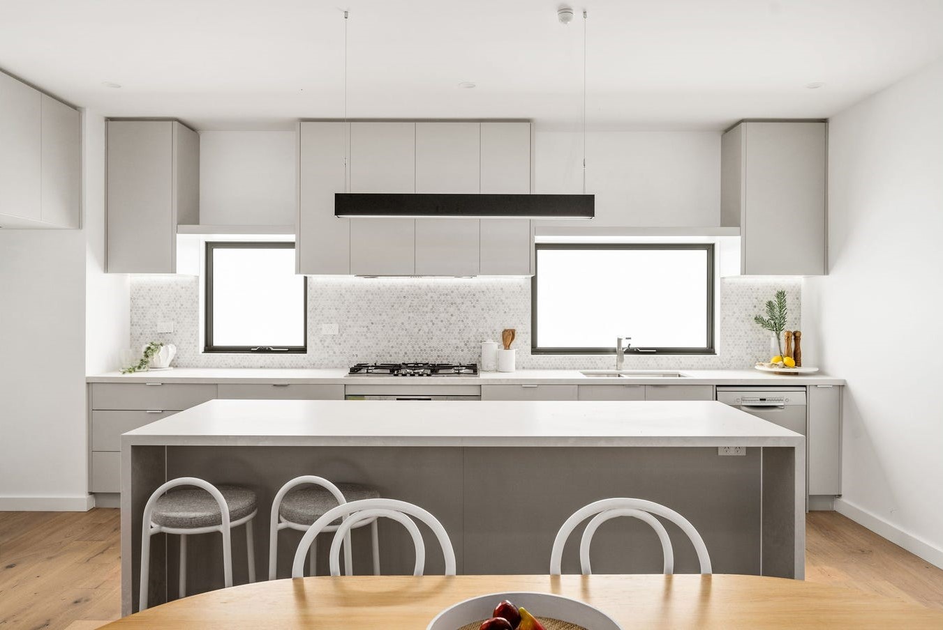 82 New St - South Kingsville Kitchen