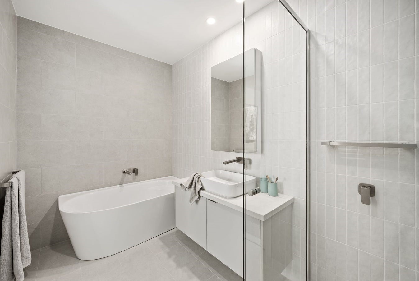 82 New St - South Kingsville Bathroom