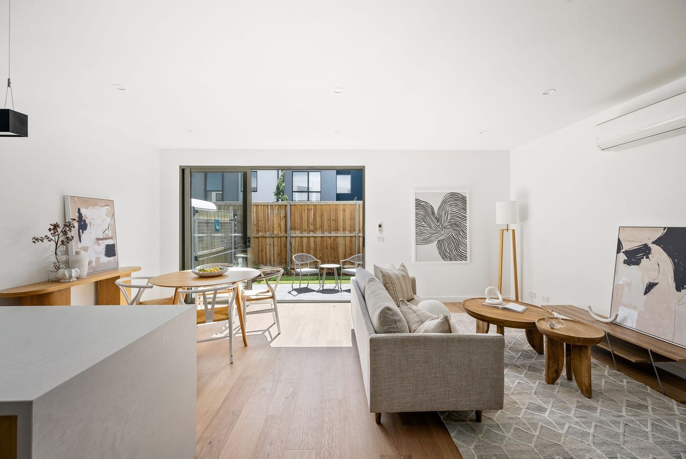 82 New St - South Kingsville Living