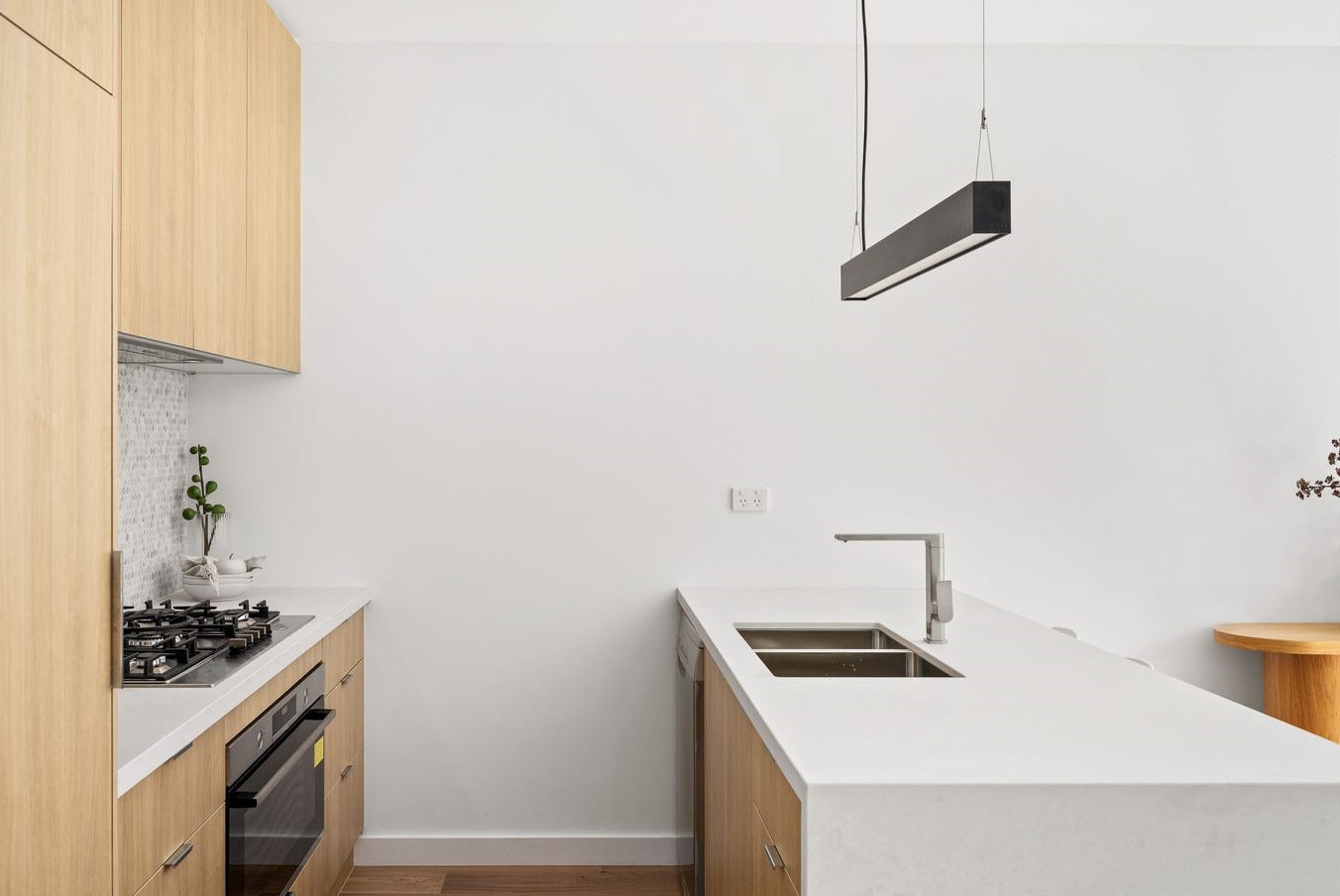 82 New St - South Kingsville Kitchen