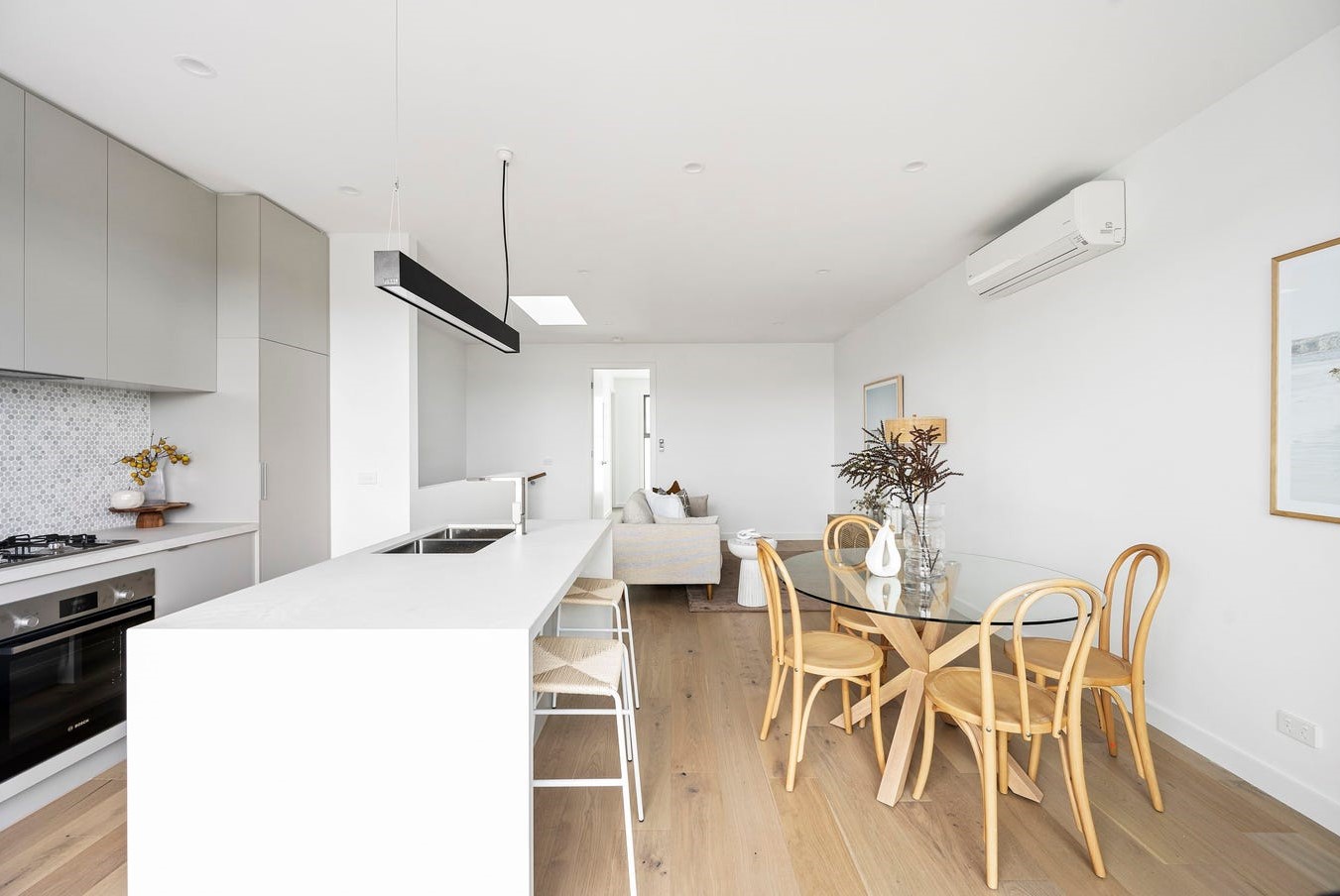 82 New St - South Kingsville Kitchen