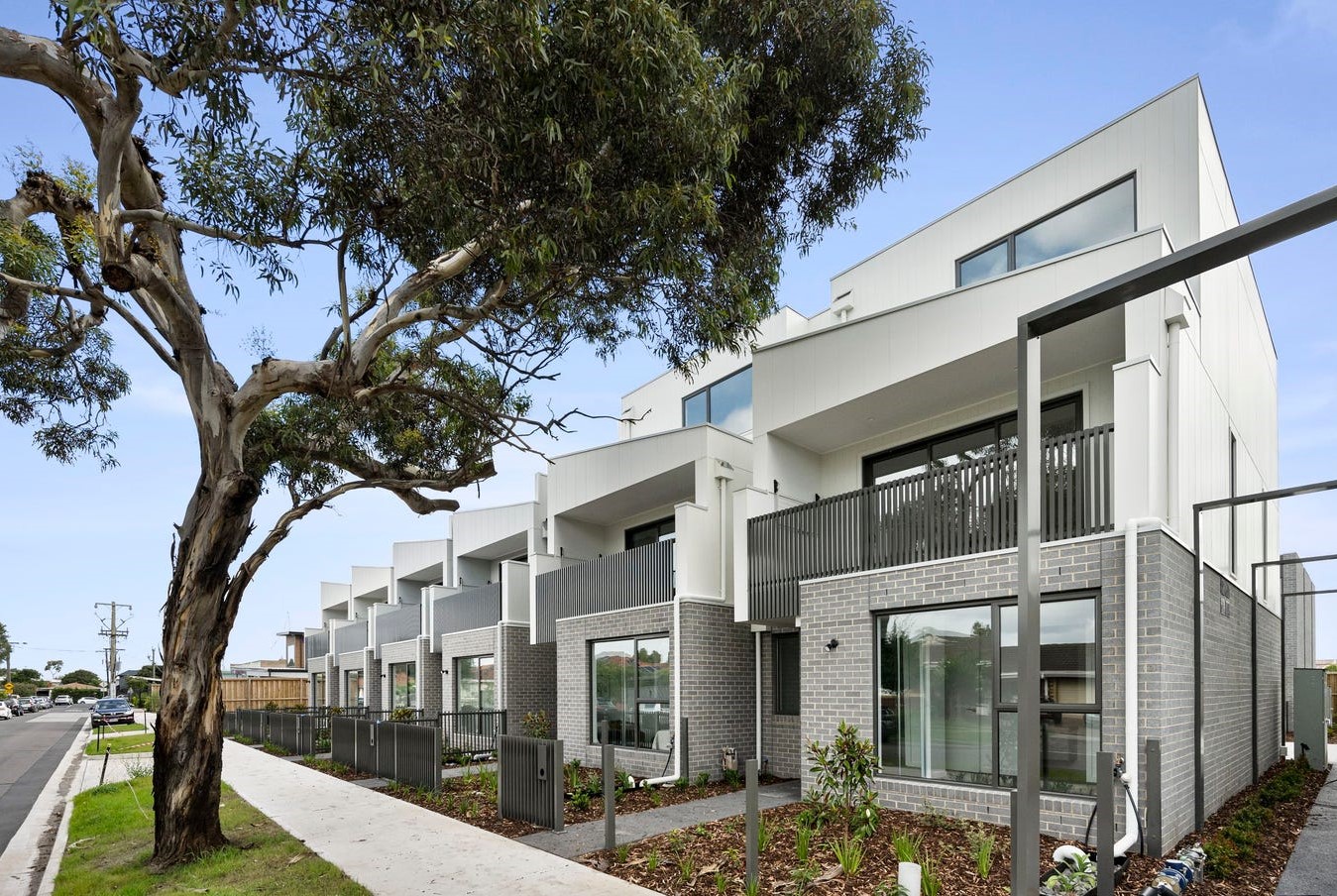 82 New St - South Kingsville External