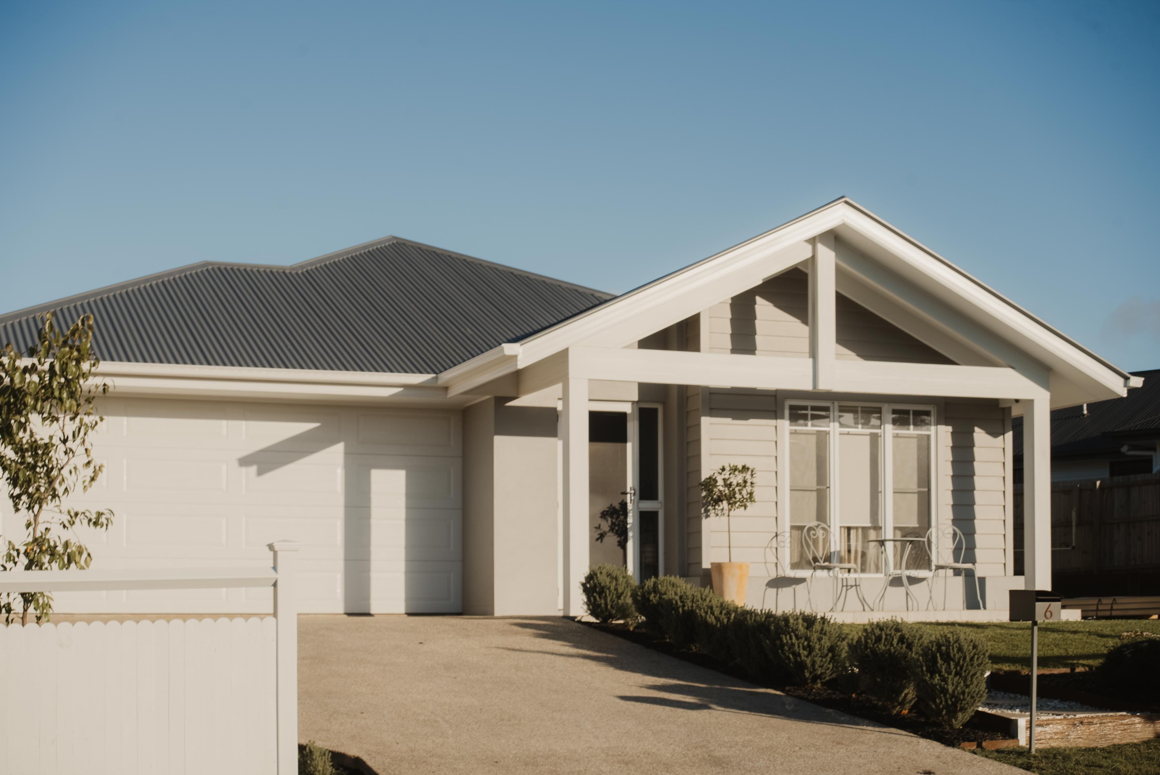 Alford Grove - Glenval Façade