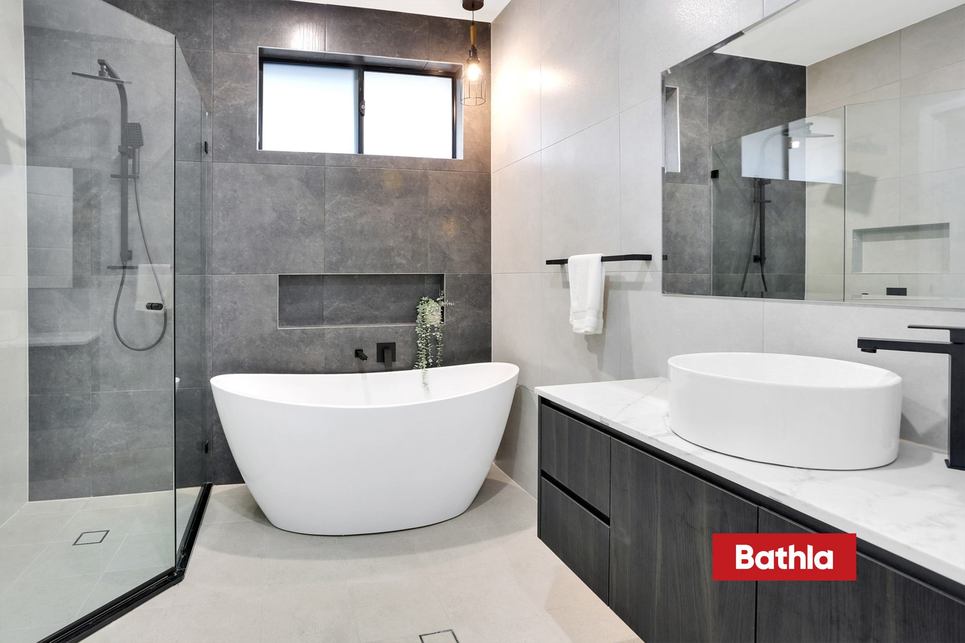 Broadleaves Estate - The Ponds Bathroom 1
