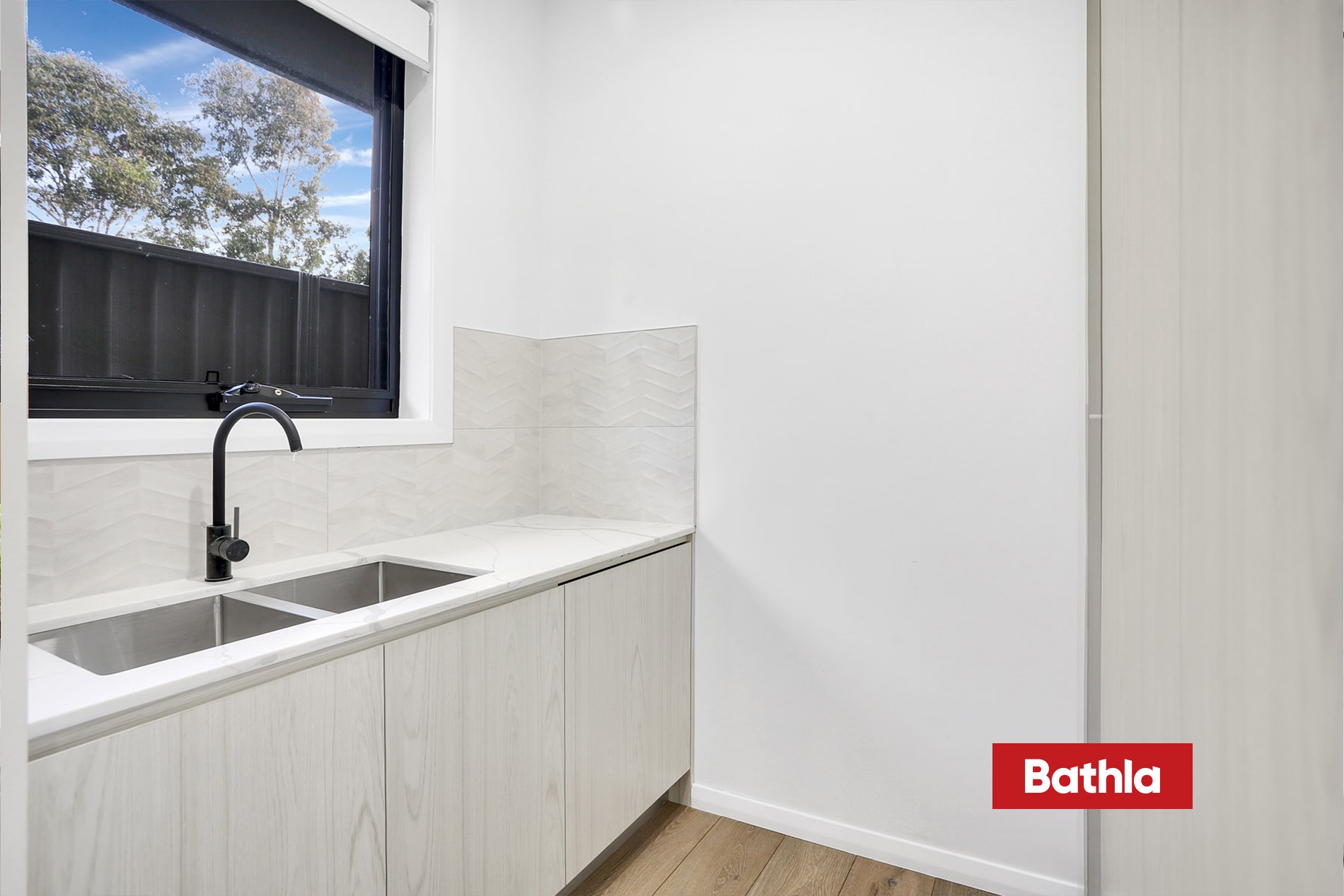 Broadleaves Estate - The Ponds Interior 1
