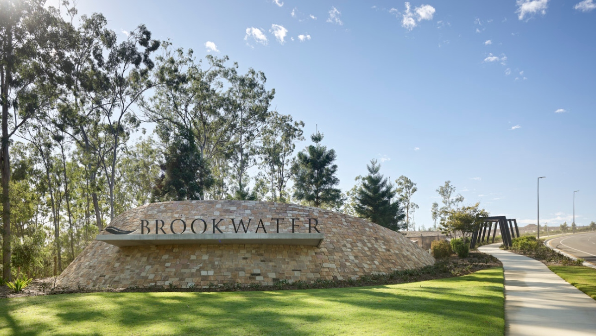 Brookwater Estate - Brookwater Façade