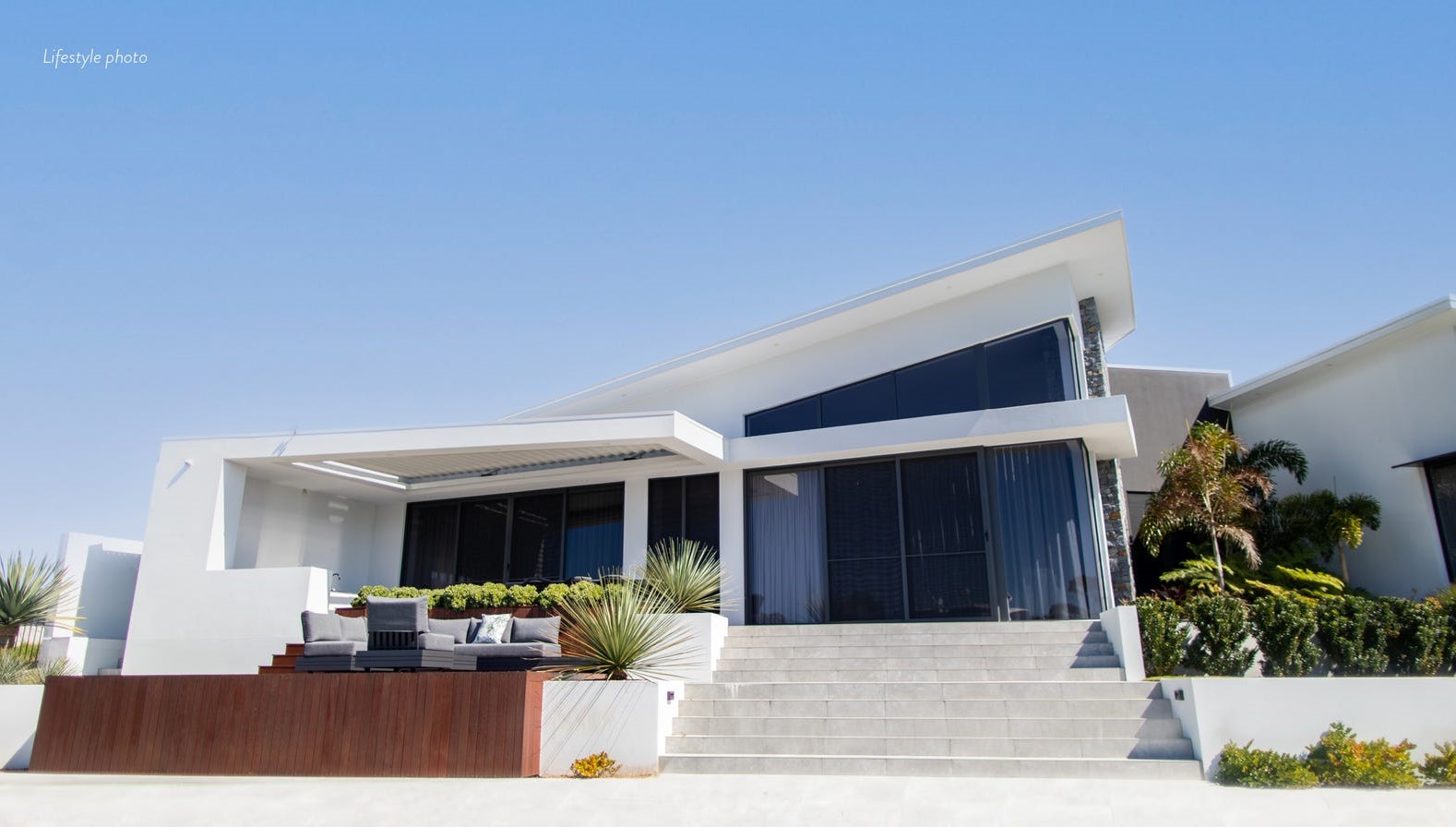 Calypso Bay Estate - Jacobs Well Lifestyle