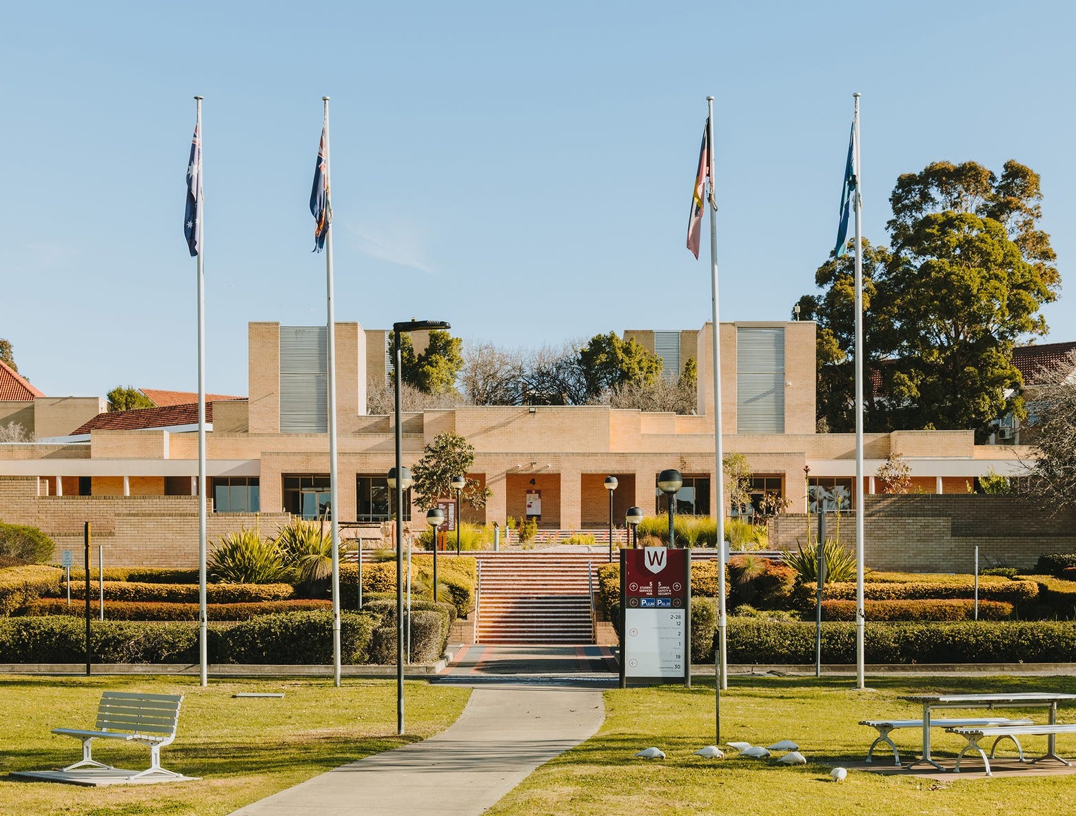 Campbell & Hart - Campbelltown