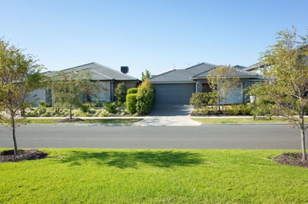 Cherryside Estate - Smythes Creek Streetscape