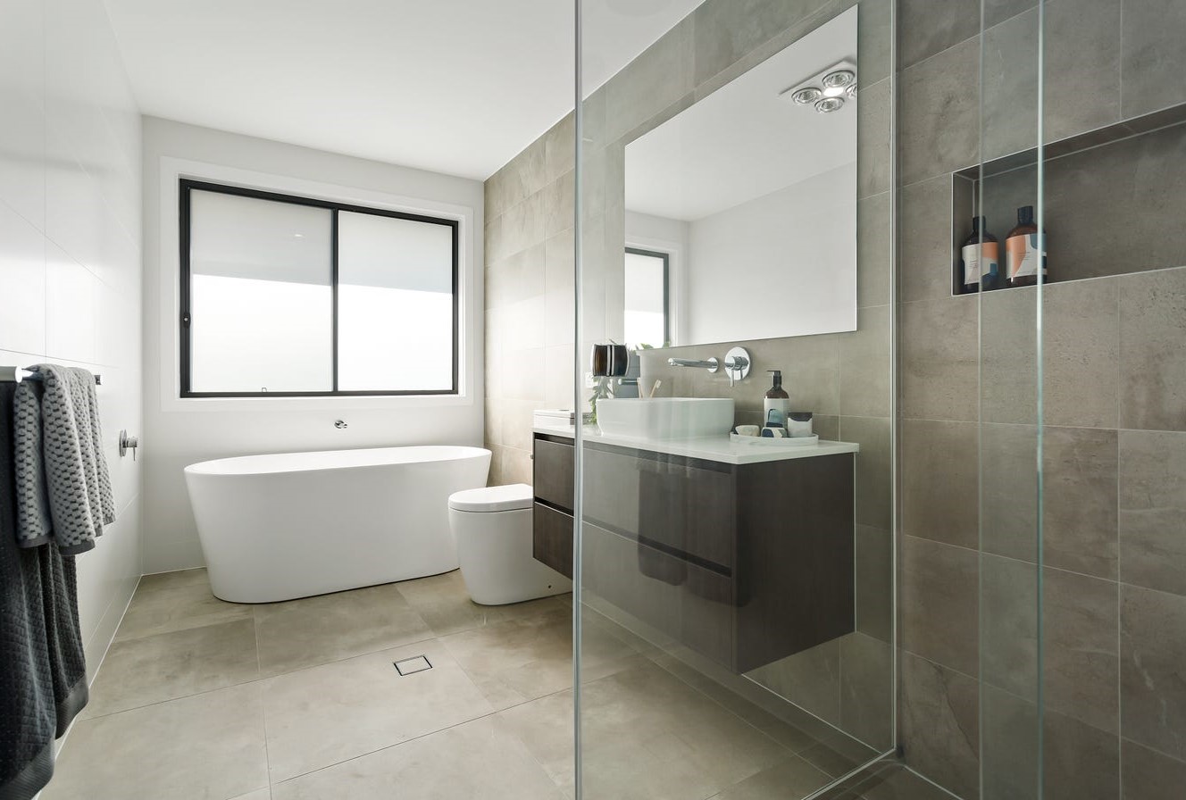 Crown Hill at Riverstone Estate - Grantham Farm Bathroom