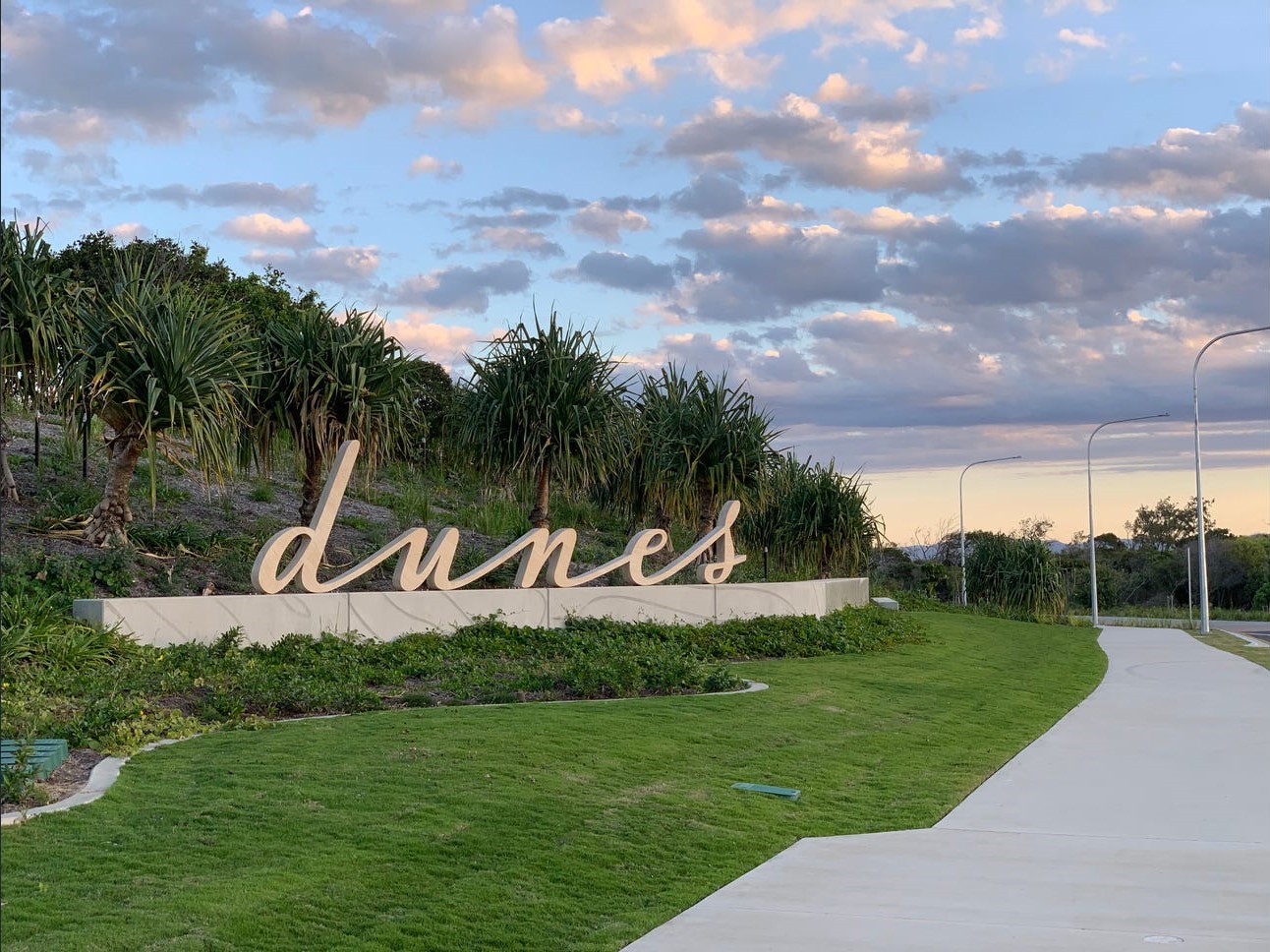 Dunes Harbour Beach Estate - Mackay Harbou Façade