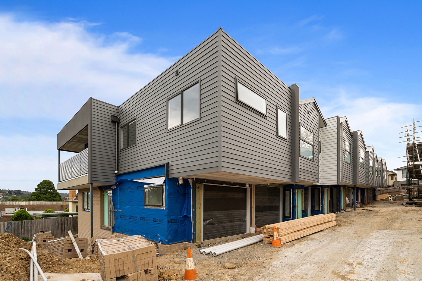Elmrise Townhomes - Lilydale Construction Progress