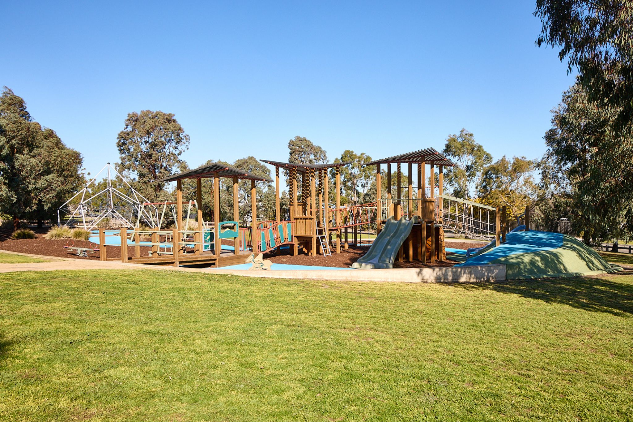 Estuary Estate - Leop Playground