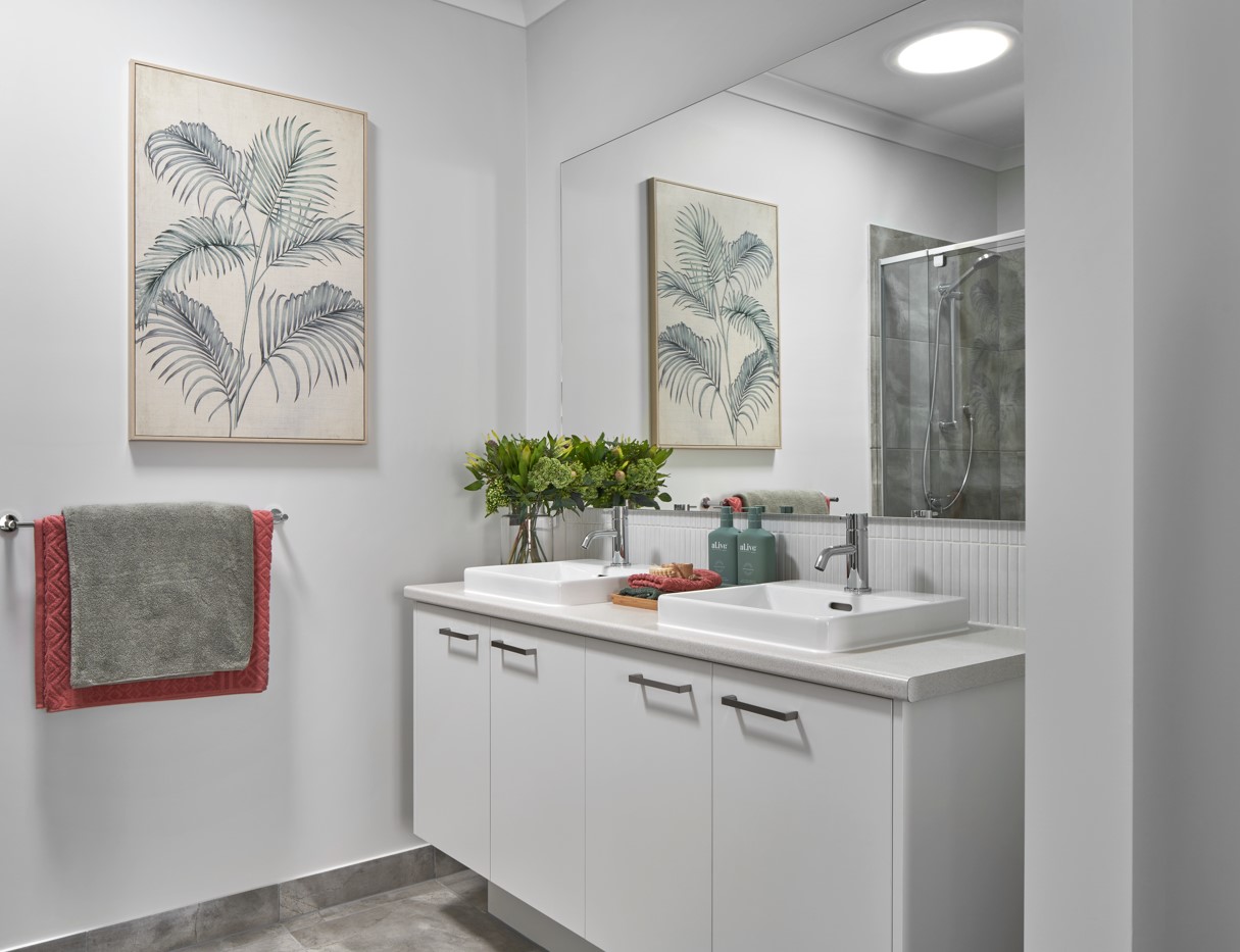 Homebuyers Centre Townhomes at Atherstone - Strathtulloh Bathroom