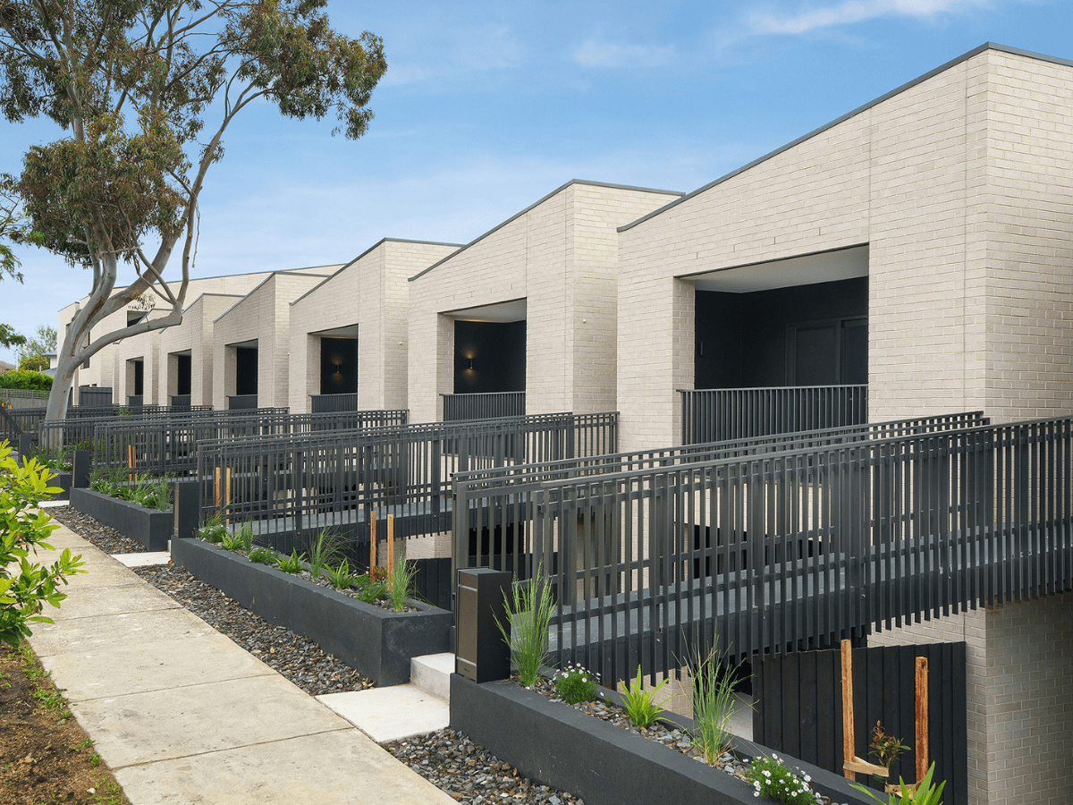 Kingloch Parade Estate - Wanti External