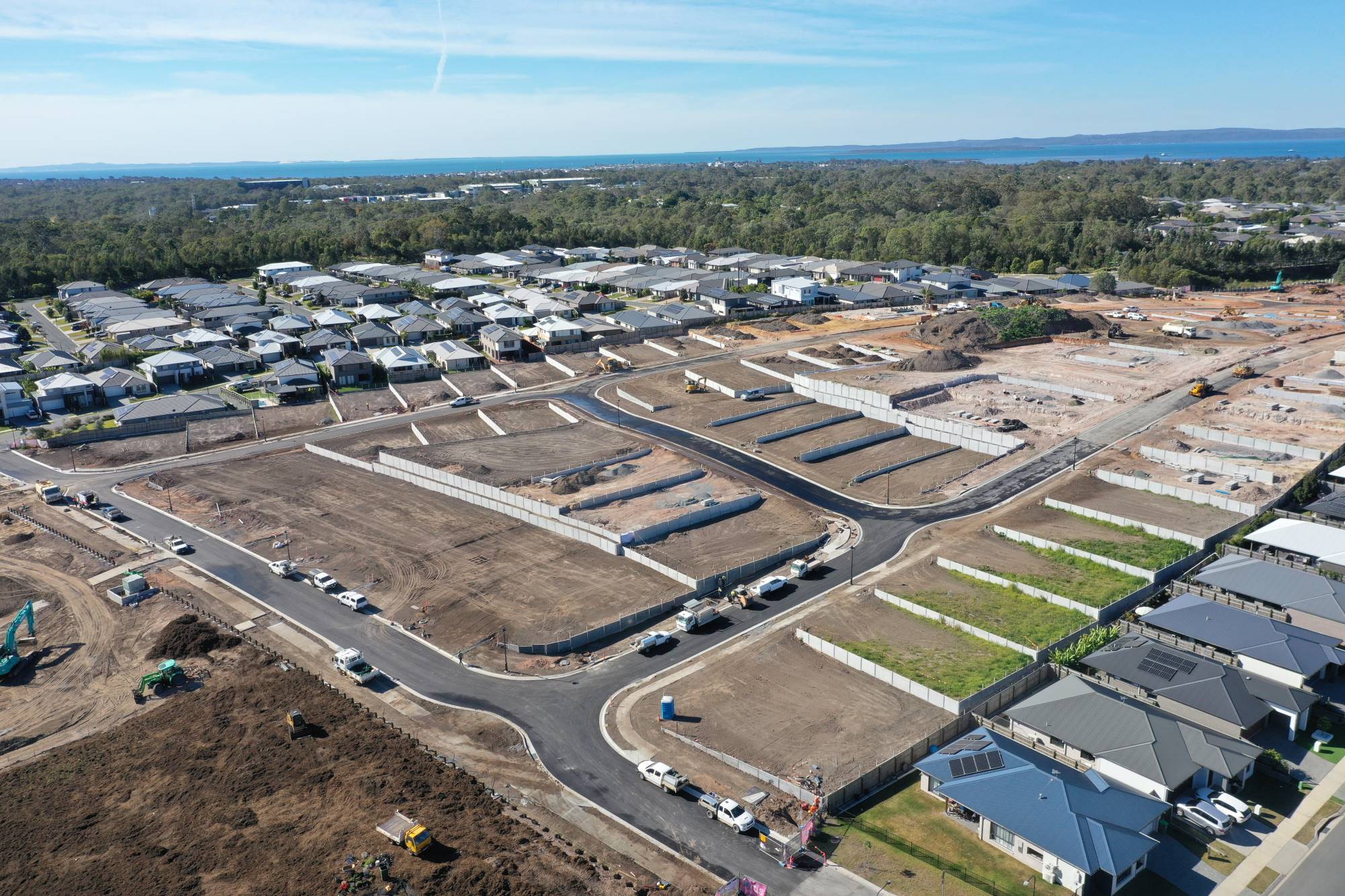 Kinross Road Release The Pinnacle - Thornlands Aerial