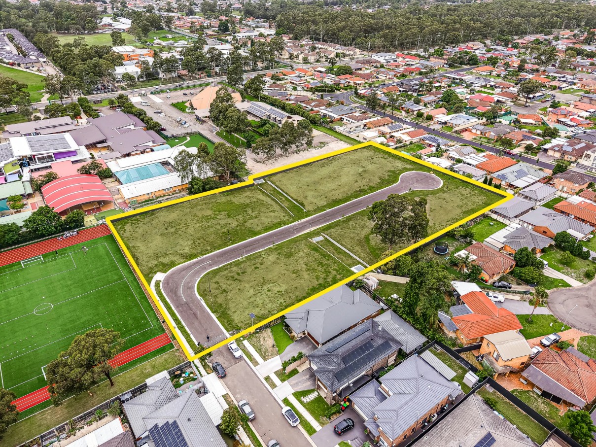 Le Marche Place Estate - Plumpton Aerial