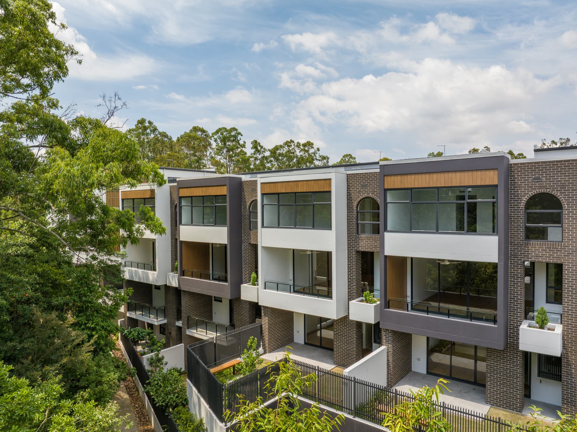 Long Pocket Estate - Indooroopilly Façade
