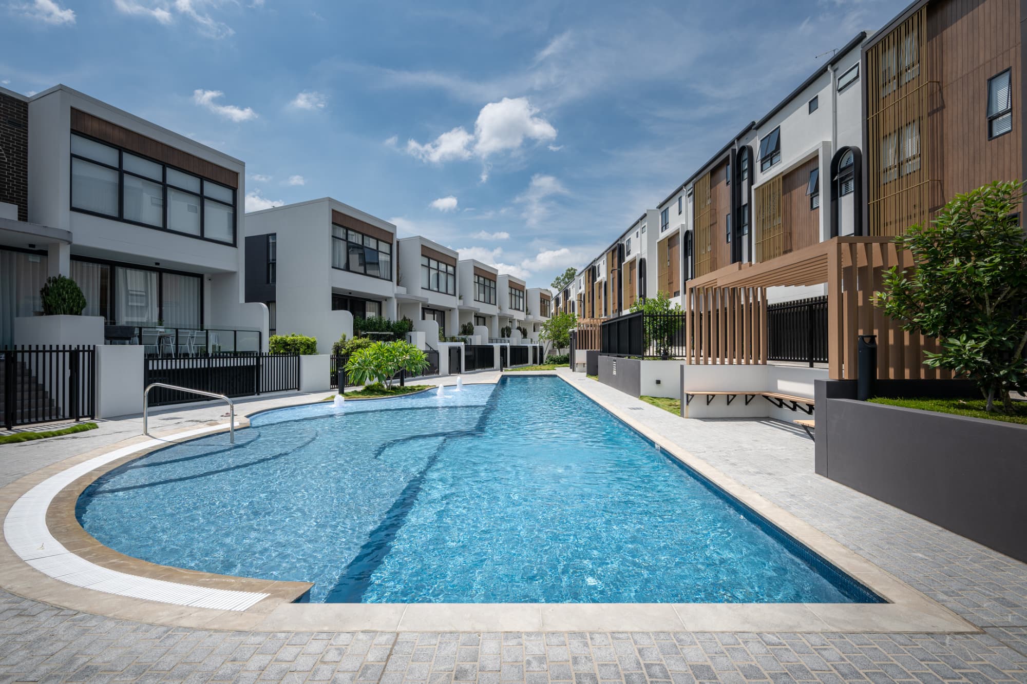 Long Pocket Estate - Indooroopilly Amenities