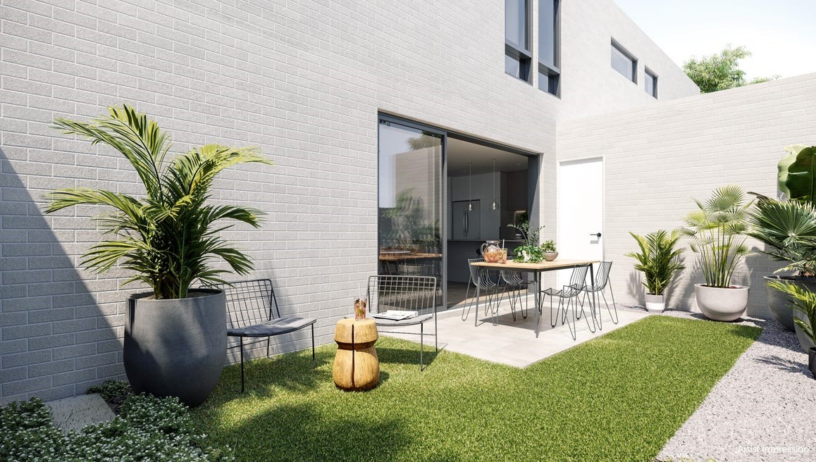 Luma Estate - Sunshine North Backyard