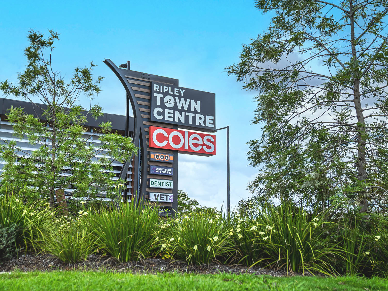 Montview Ripley Valley Estate - White Rock Amenities