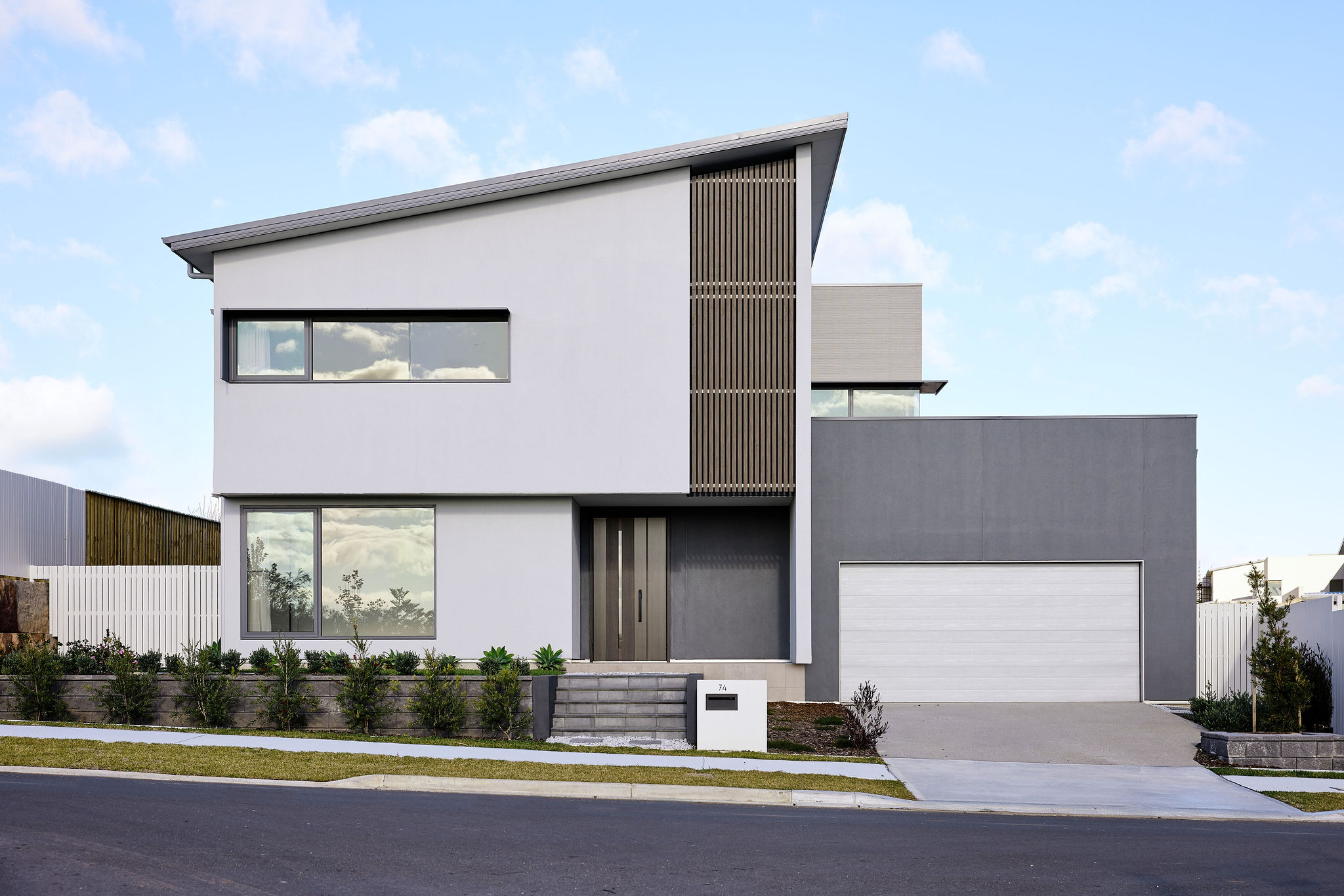 Norman Estates - Gledswood Hills Façade