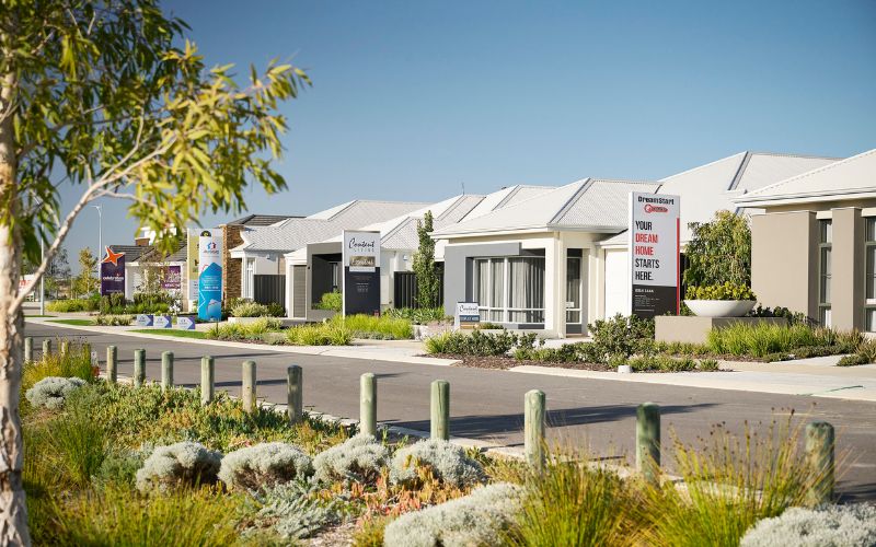 Ocean Hill Estate - Lakelands Streetscape