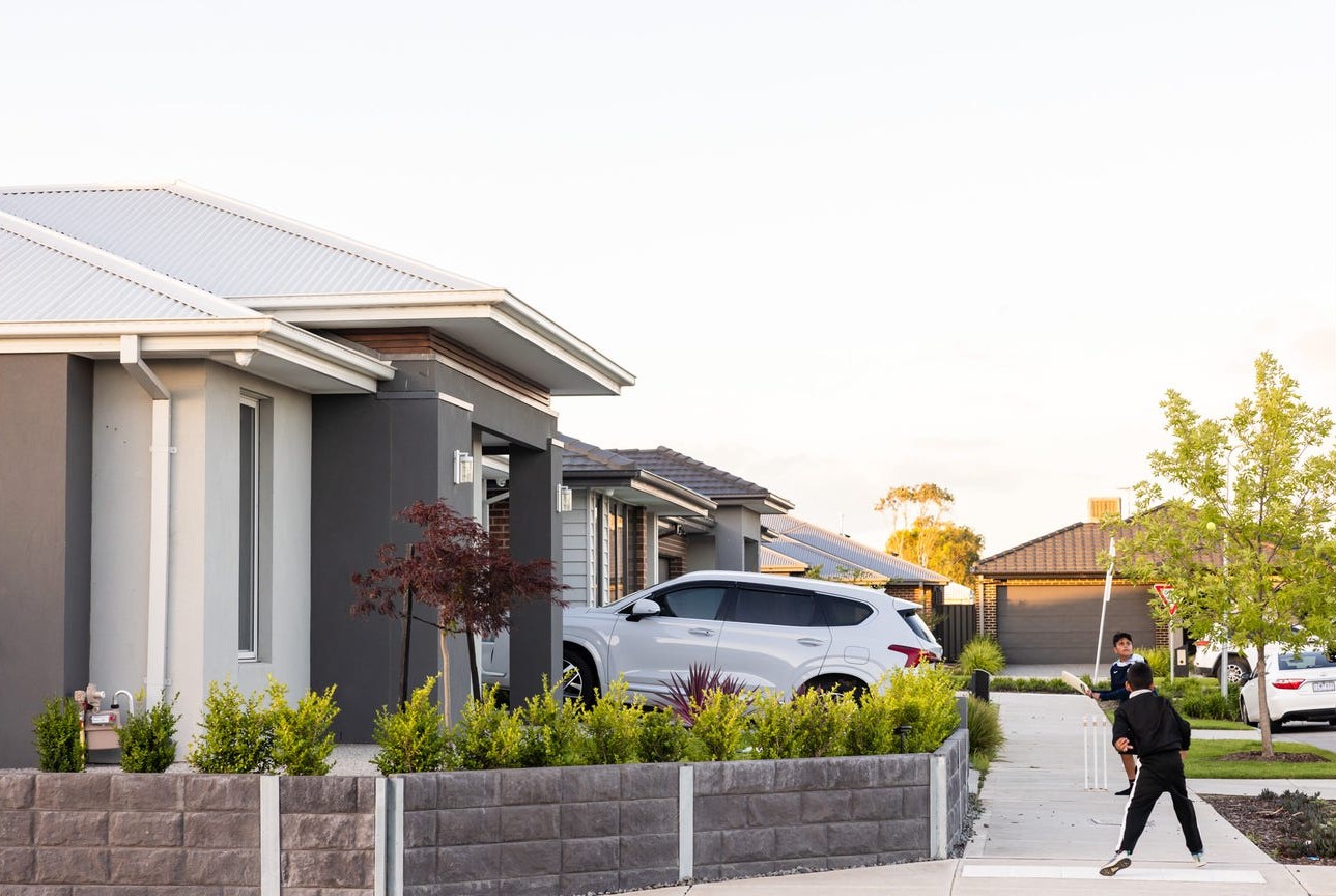 Orana Estate - Clyde North Streetscape