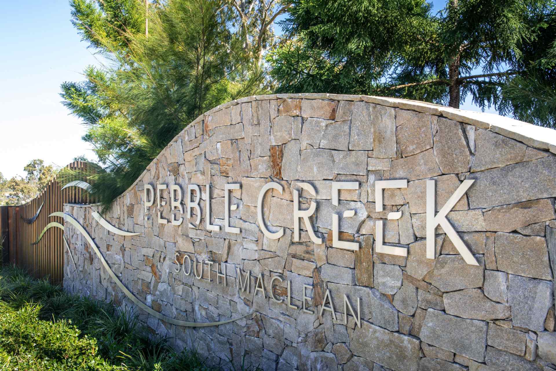 Pebble Creek Estate - South Maclean Façade