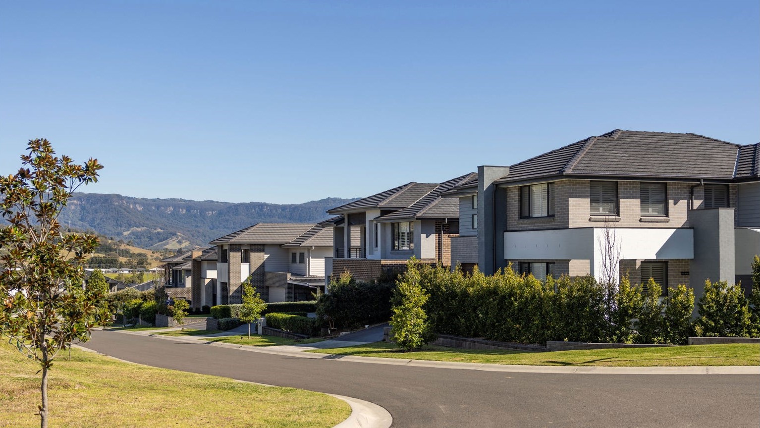 Ravenswood Estate - Tullimbar Streetscape