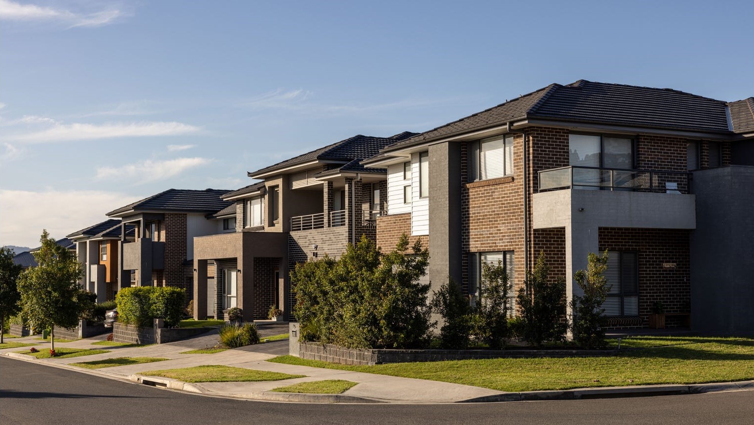 Ravenswood Estate - Tullimbar Streetscape