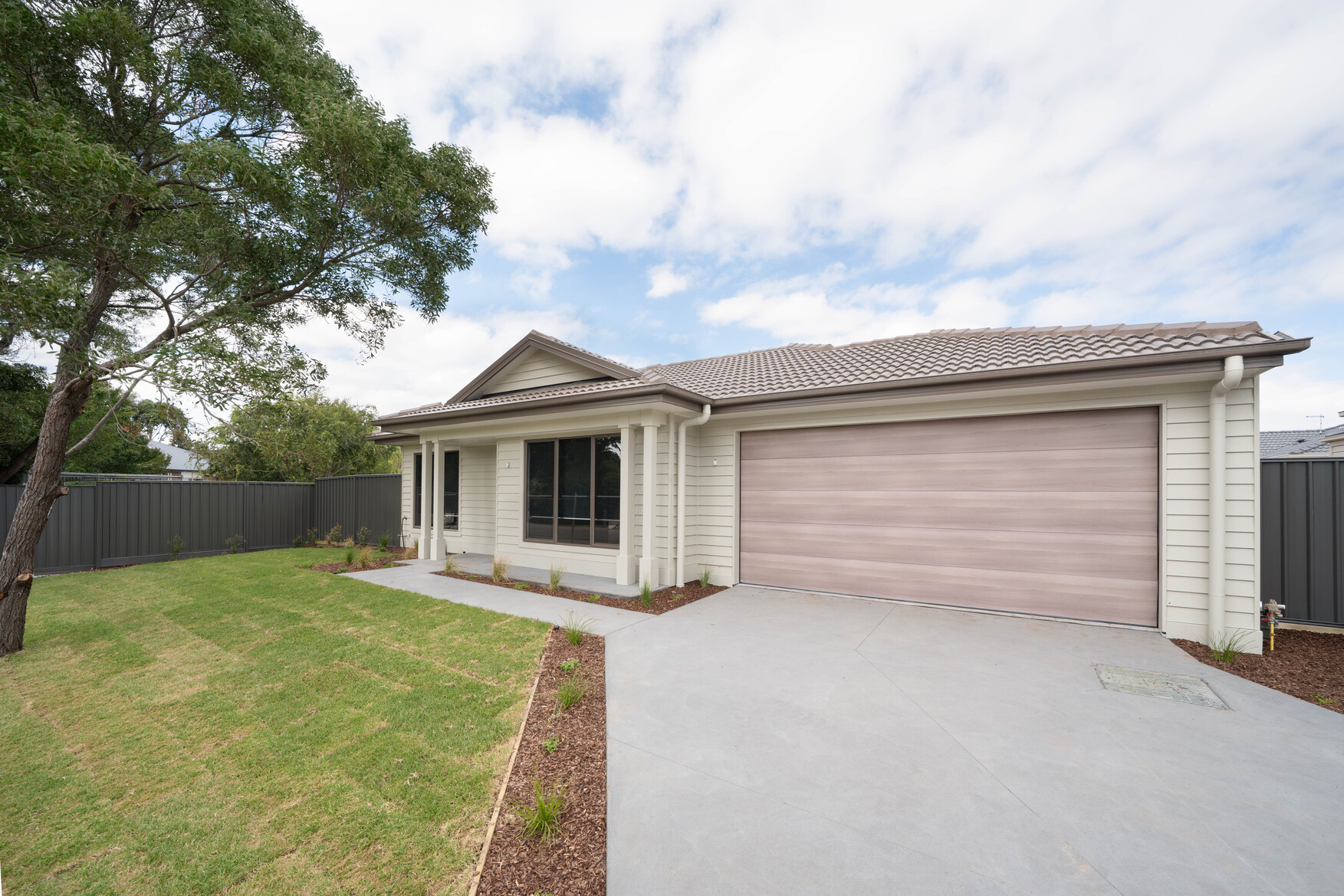 Rosedale Estate - Rosebud Façade