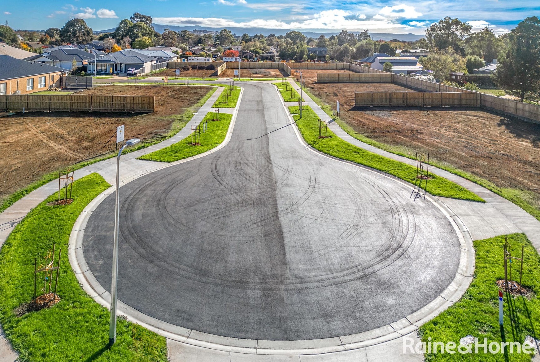 Rubina Court - Gisborne Streetscape