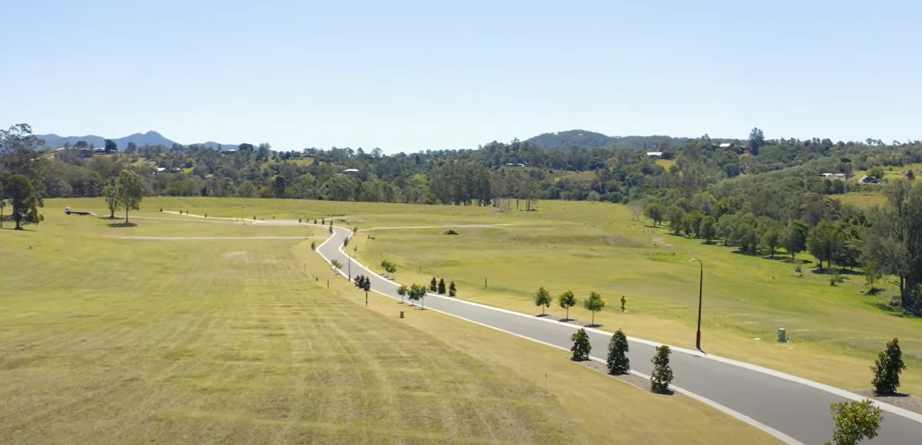 Samford Royal Estates - Samford Valley Streetscape