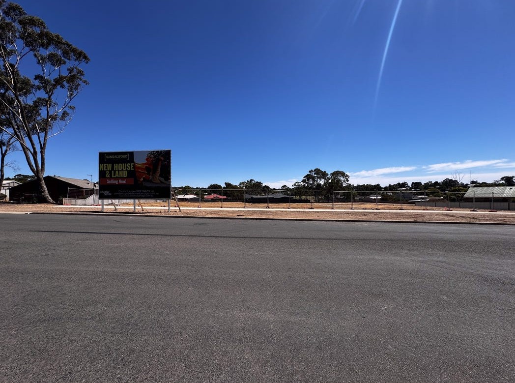 Sandalwood Estate - Kangaroo Flat Streetscape
