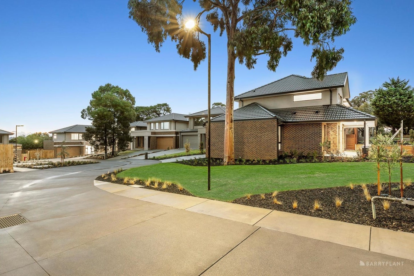 Serenity - Vermont South External