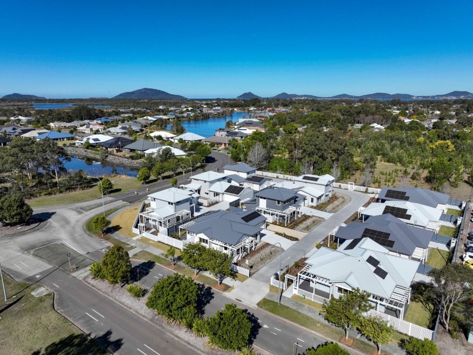 Shoreline Villas Estate - Tea Gardens Aerial