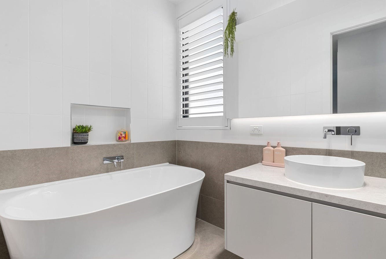 Sonnet Estate - Safety Beach Bathroom