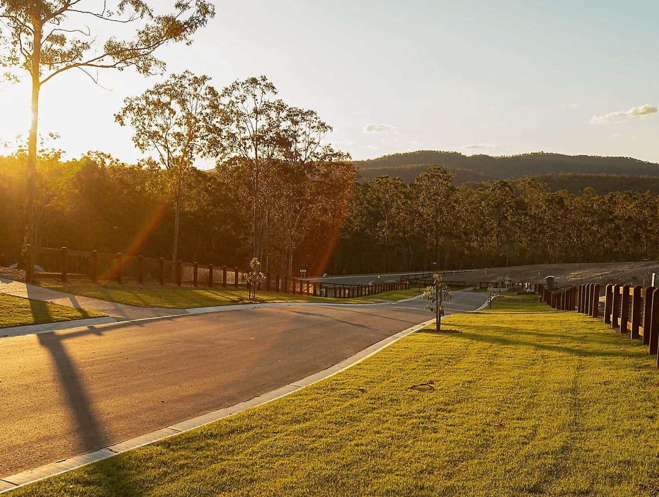 Spring Mountain Acreage Estate - Greenbank Streetscape
