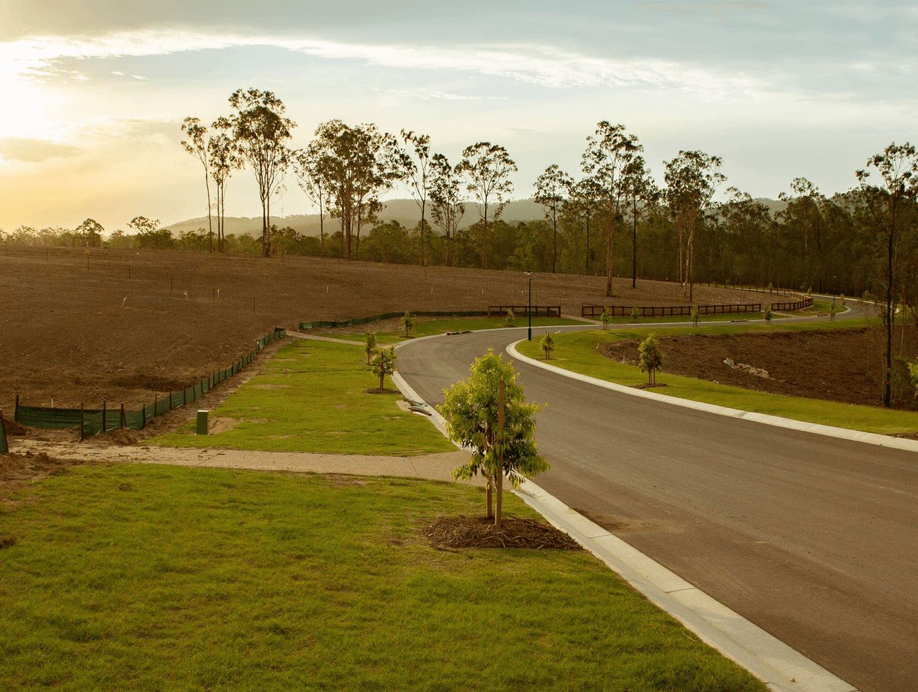 Spring Mountain Acreage Estate - Greenbank Streetscape