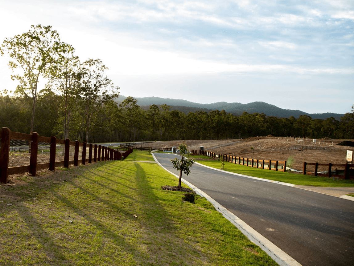 Spring Mountain Acreage Estate - Greenbank Streetscape