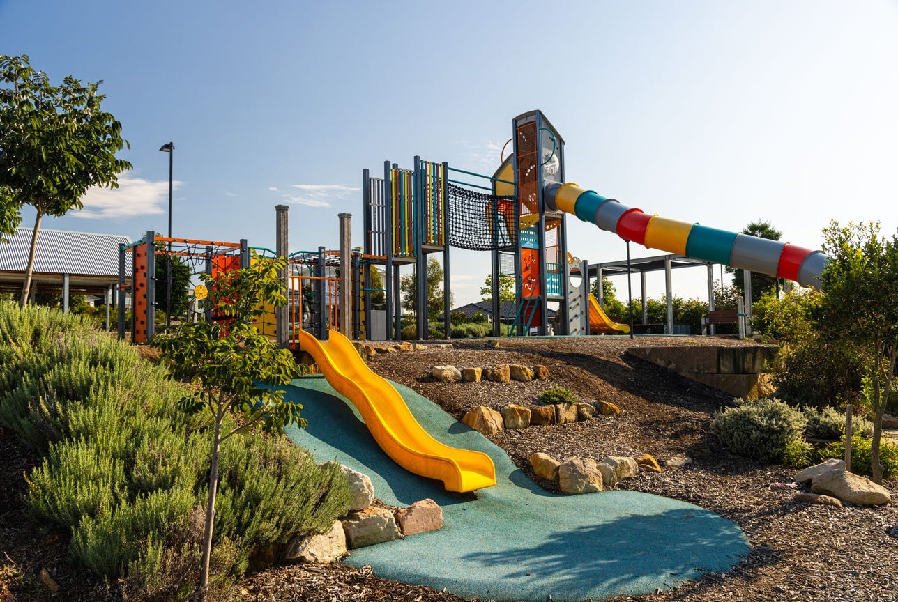 Stockland Calderwood Valley - Calderw Playground