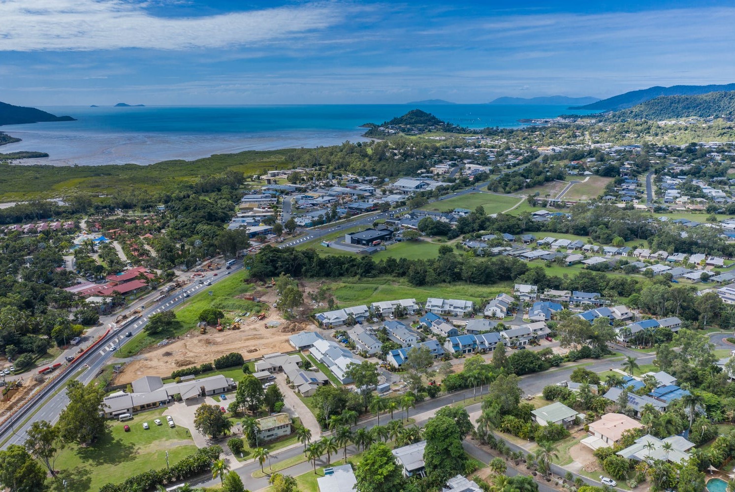 The Grove Estate - Cannonvale Aerial