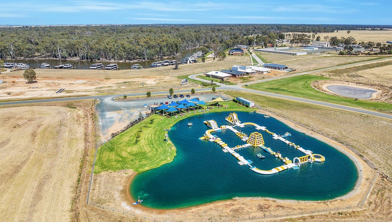 Waterfront Estate - Moama Amenities