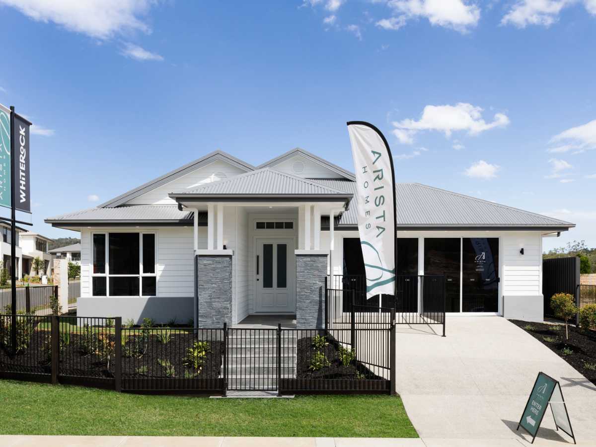 Whiterock Estate - White Rock Façade