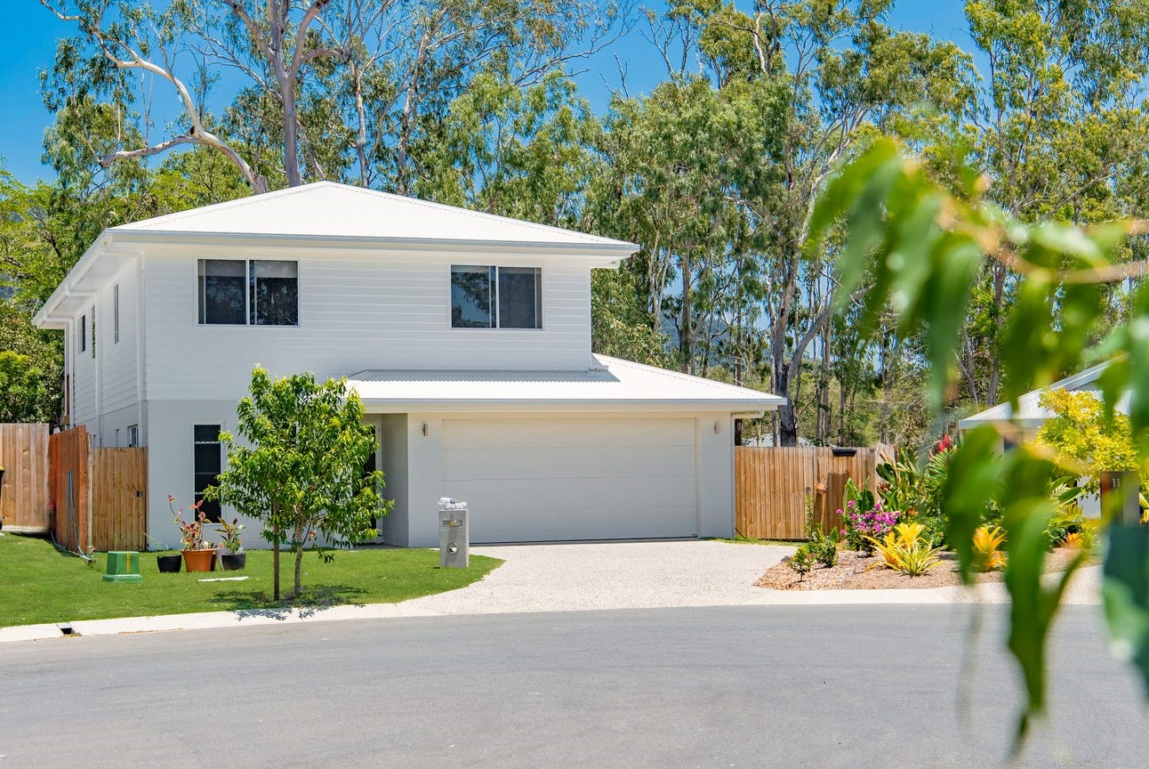 Whitsunday Lakes Estate - Cannonval Streetscape