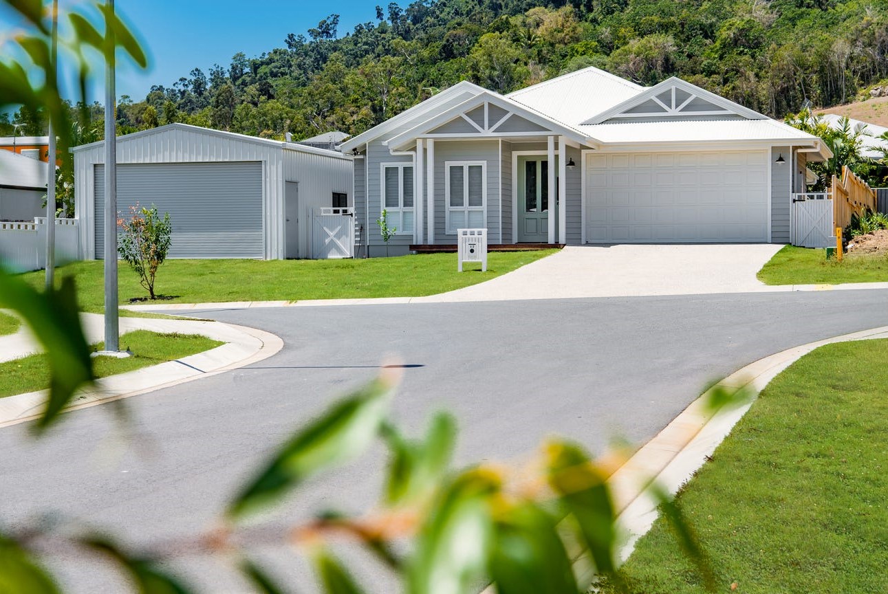 Whitsunday Lakes Estate - Cannonval Streetscape